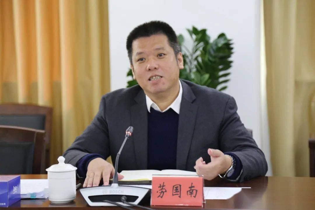 披甲即上阵不设过渡期为石岐经济社会发展贡献力量