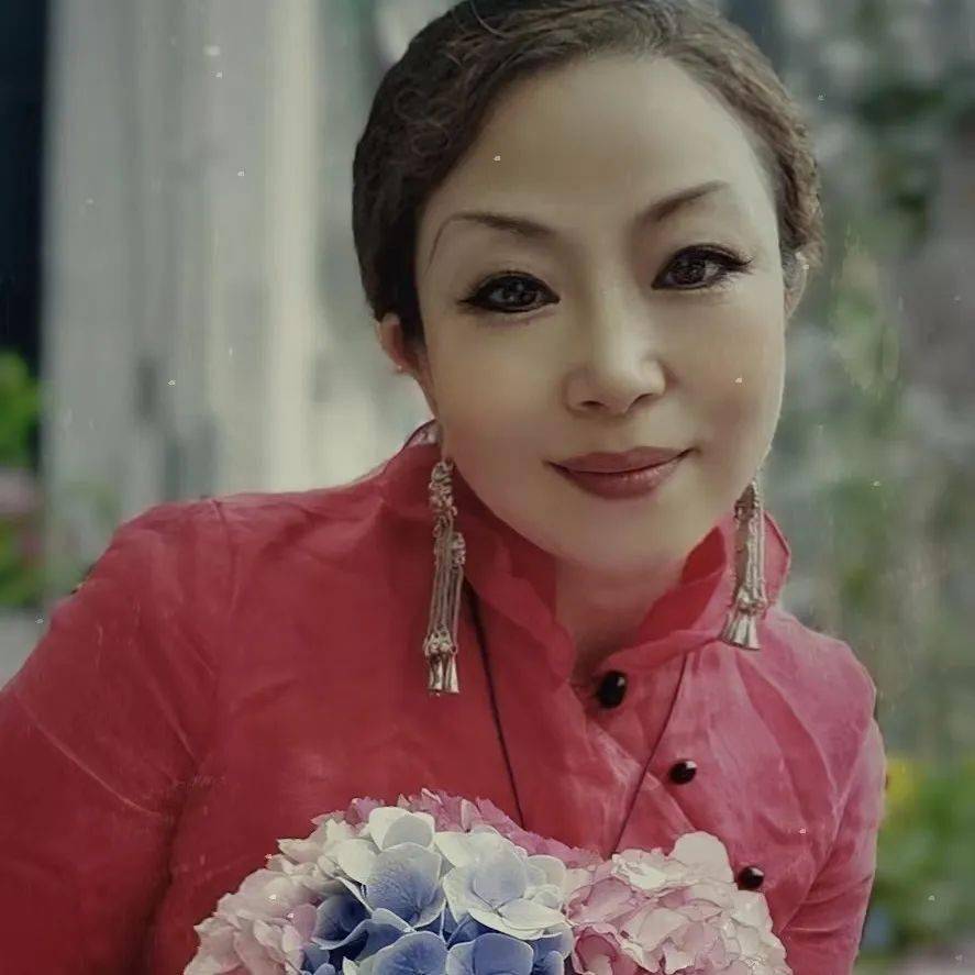 展览|方寸间市民共享艺术空间系列展之百花呈瑞·花间逸趣——陈小莉