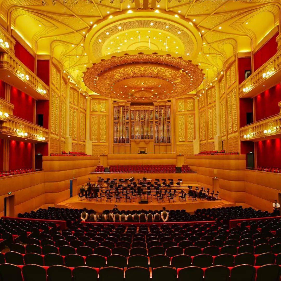 隶属于北京保利剧院管理有限公司,受武汉市人民政府委托,公司作为武汉