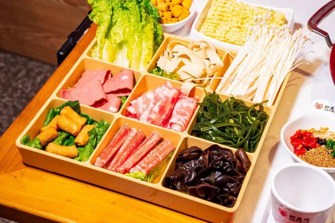 【无需预约·新佳丽时尚广场·虾虎将香辣虾蟹火锅】88/188元享虾虎将