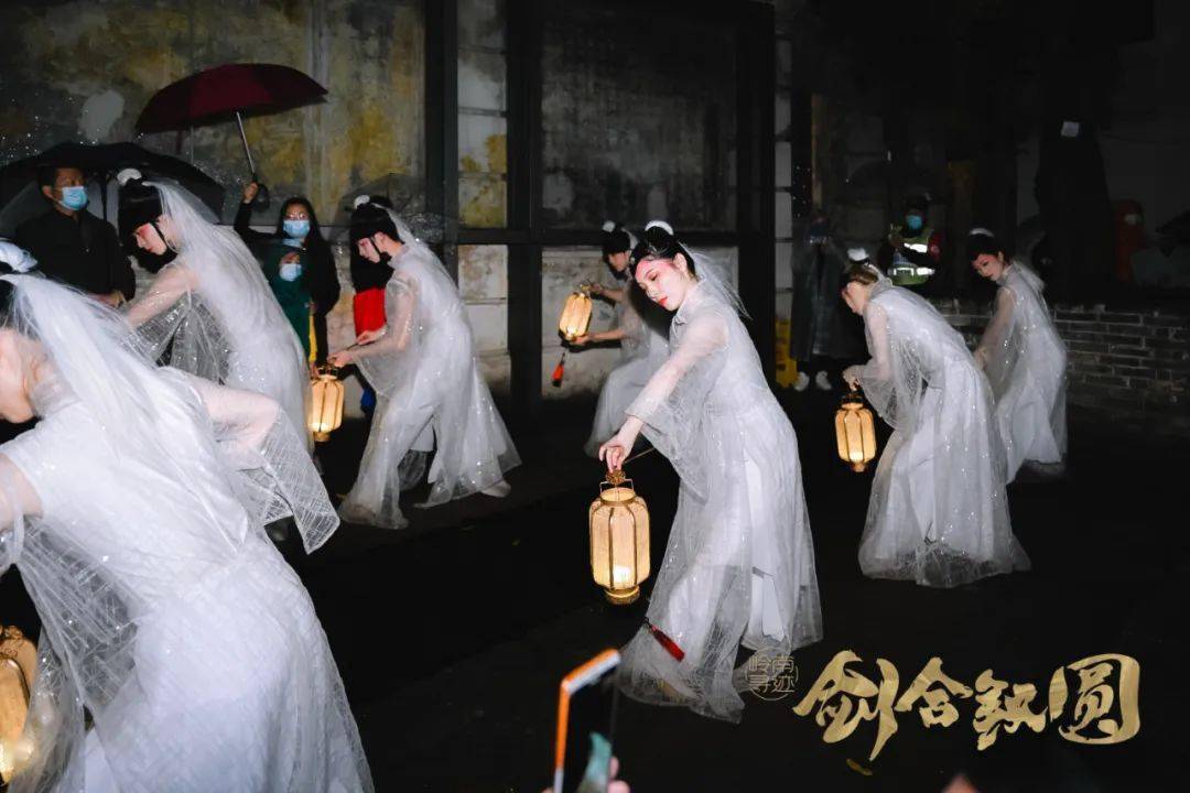 岭南天地推广相关负责人伍茜蕾表示,此次首演选在龙塘诗社是因为其