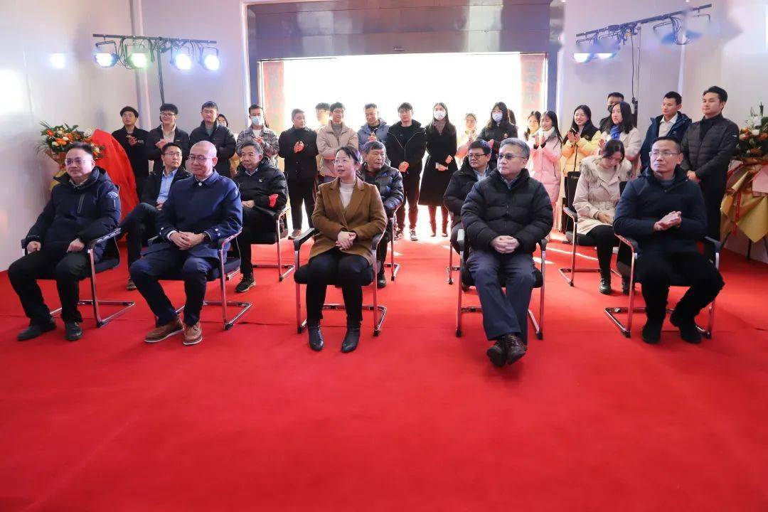 新洲区委常委,副区长,阳逻开发区党工委书记,管委会主任陈晓红,阳逻