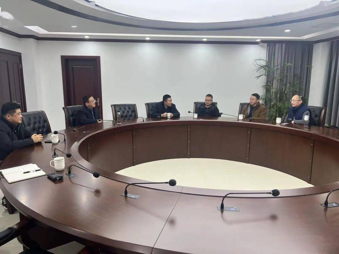 董事长桂福生和江苏爱美森木业有限公司董事长梁锦钊先生来三垛镇考察