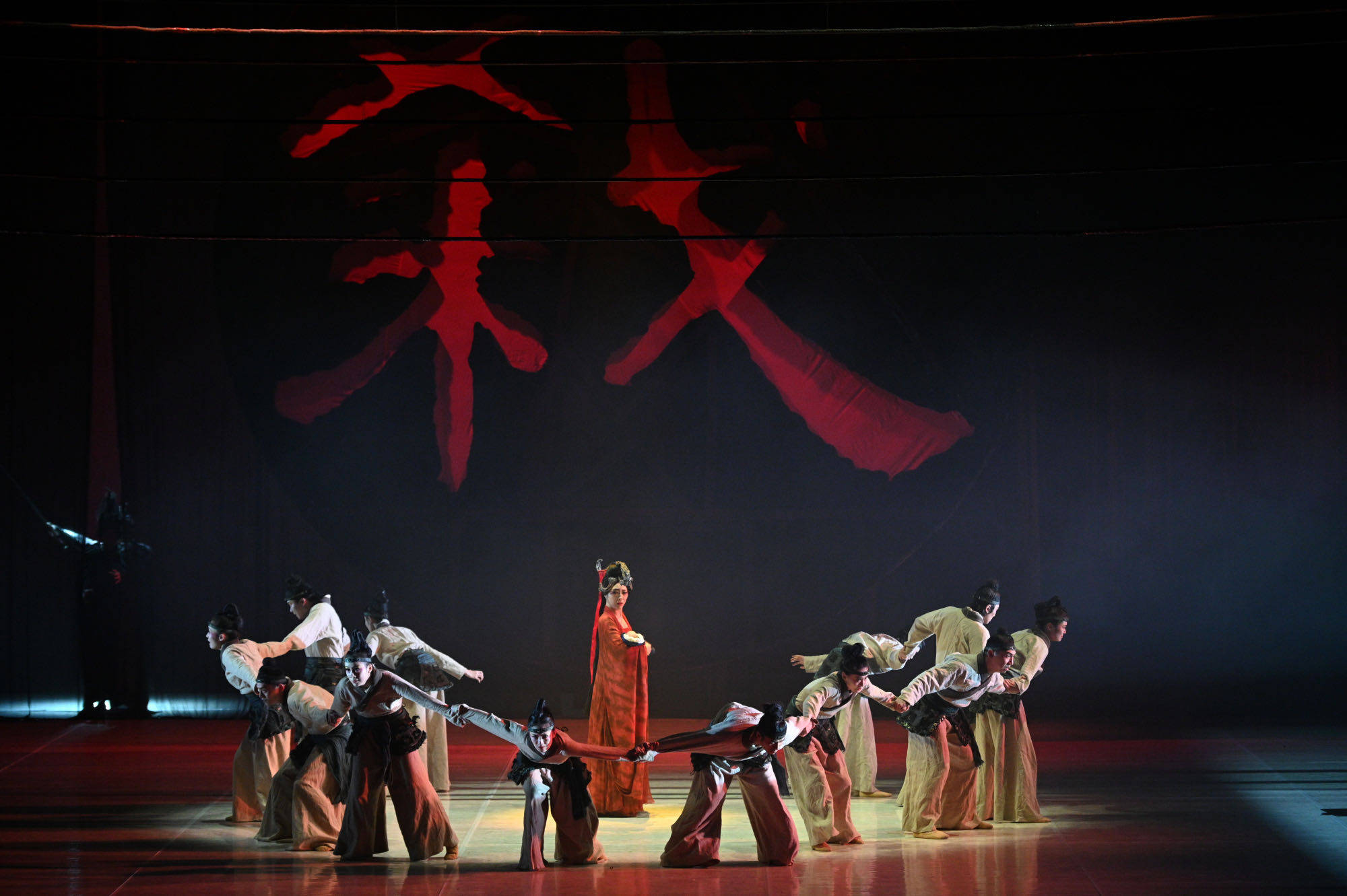 中国歌剧舞剧院舞剧《赵氏孤儿》登台国家大剧院，胡阳领衔演绎_程婴_摄影_角色