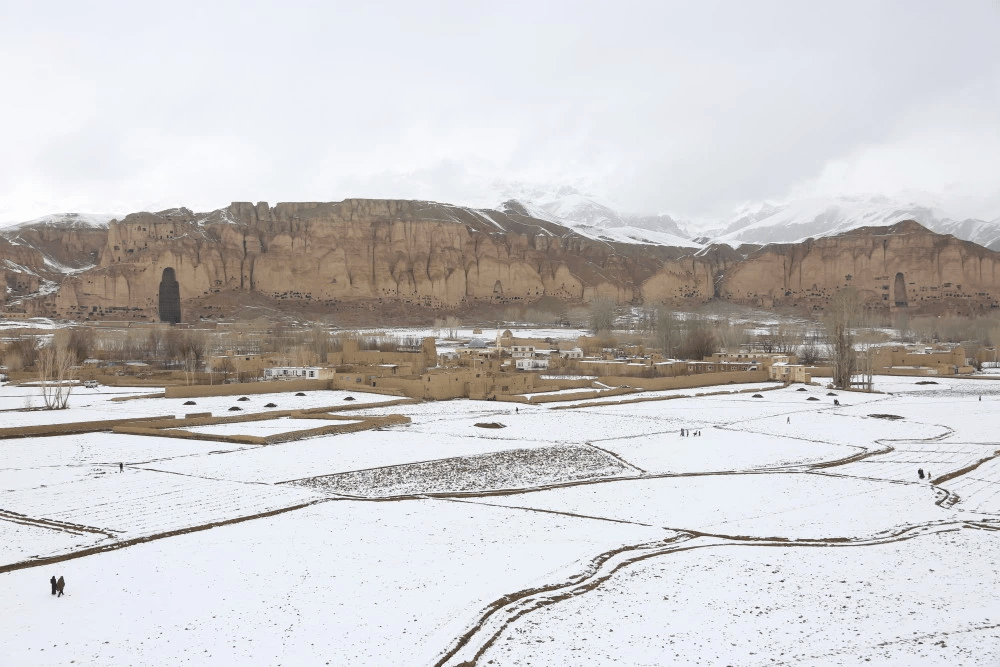 雪落阿富汗_新华社_巴米扬省_雪景