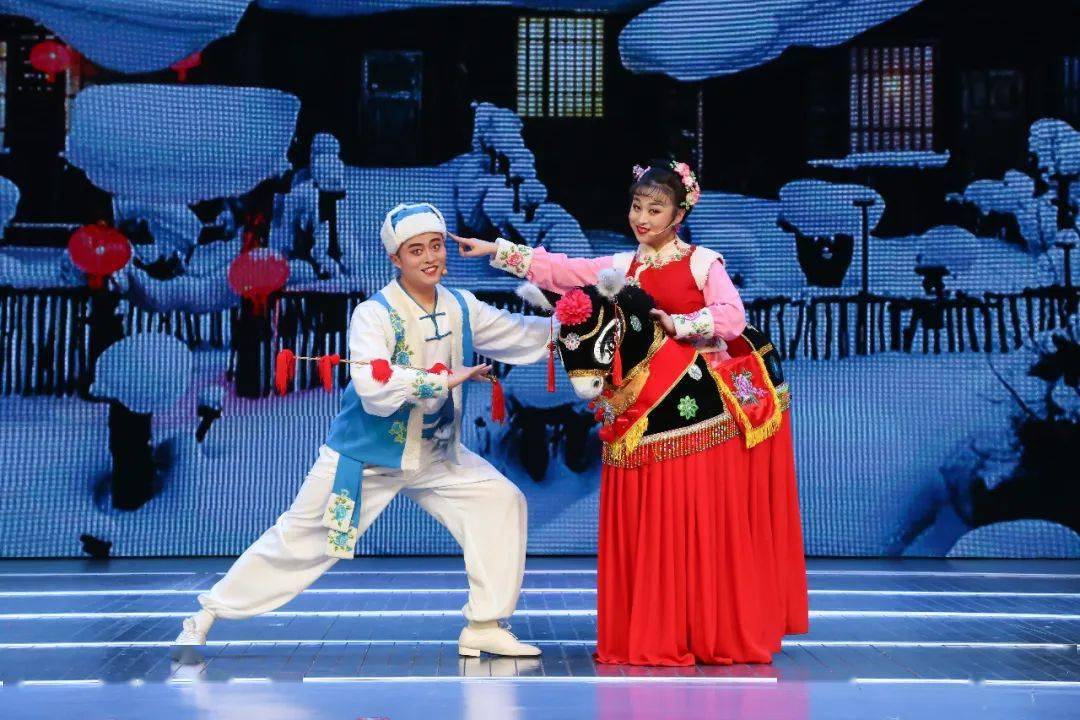 「四平发布」夜读 | 不舍"二人转"_演出_表演_小品