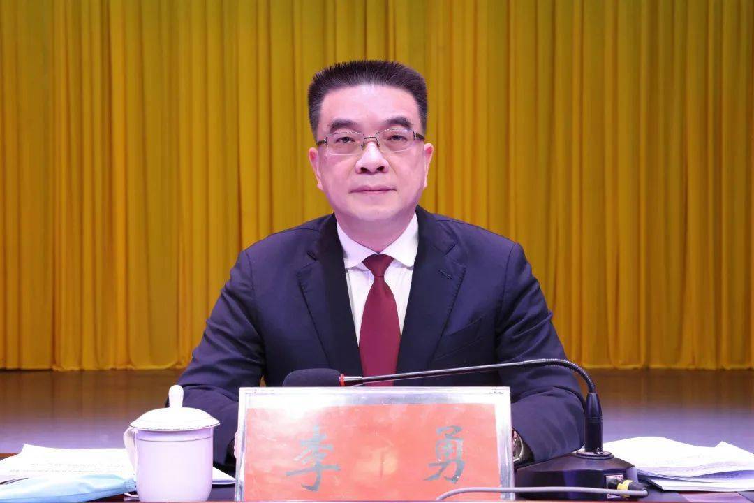 创建全国文明城市,是县委县政府矢志不渝的奋斗目标,是百万平江人民多