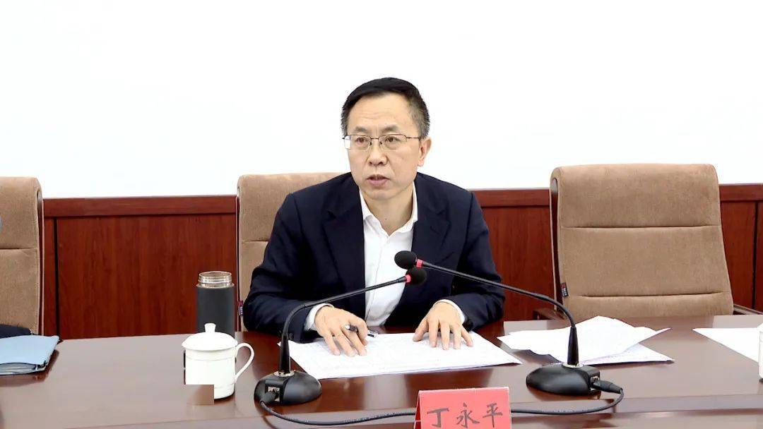 丁永平充分肯定了安定区发展优势,并结合省委,省政府的发展思路介绍了