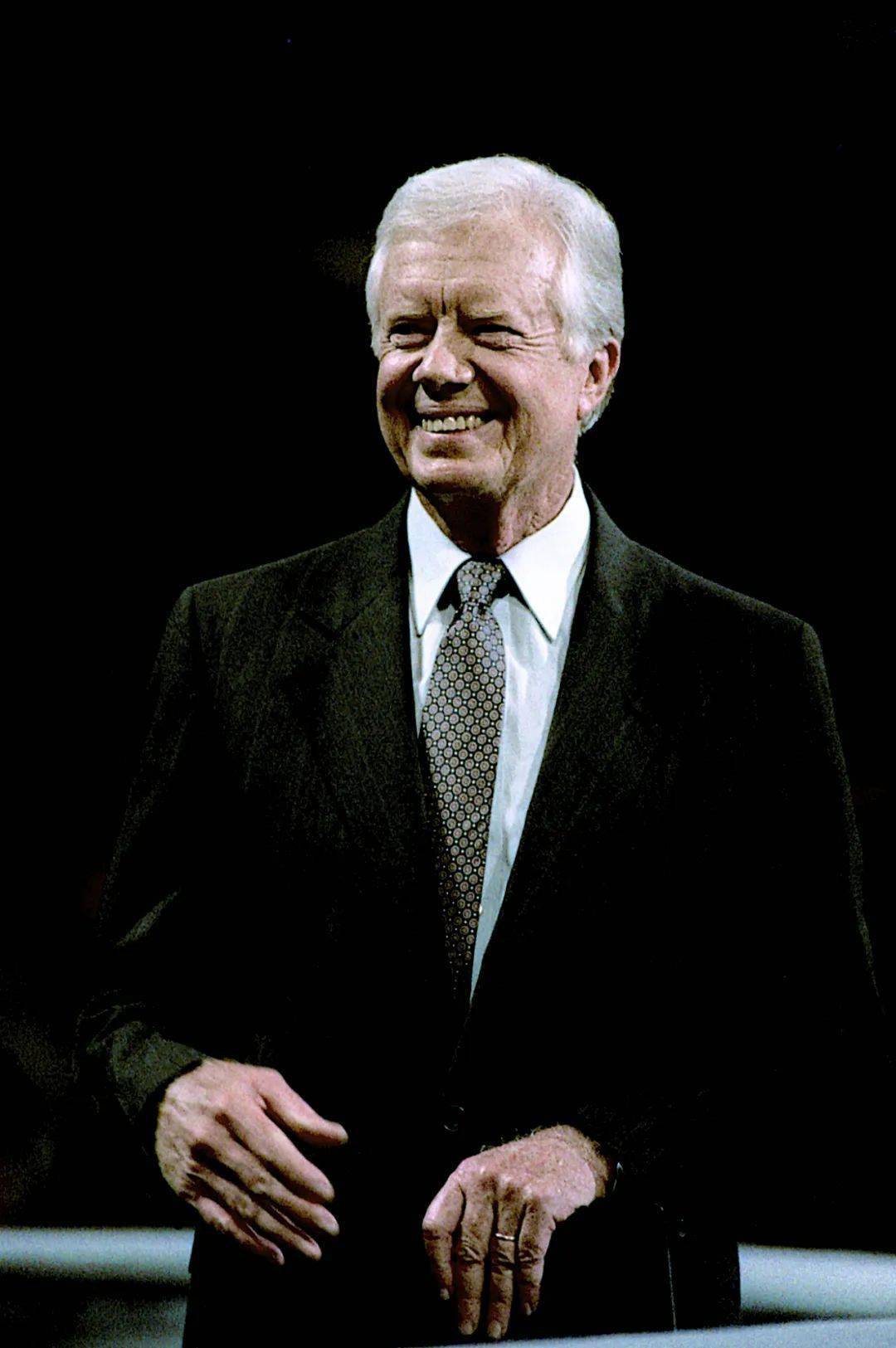 声明表示,经过一系列短暂的住院治疗后,美国前总统吉米·卡特当日决定