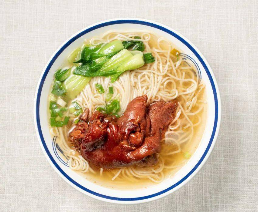 两种口味 任君选择·清炖猪脚面(上)&红烧猪脚面(下)爱咸爱淡 总有