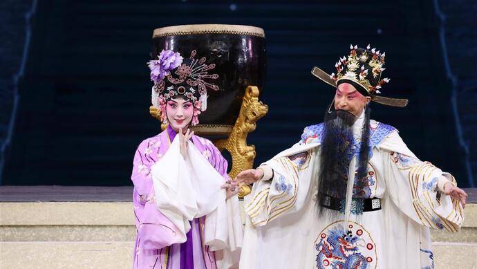 国家大剧院歌剧厅三楼坐满人,他们为延续20年的愿望而来_大唐_观众席_艺术