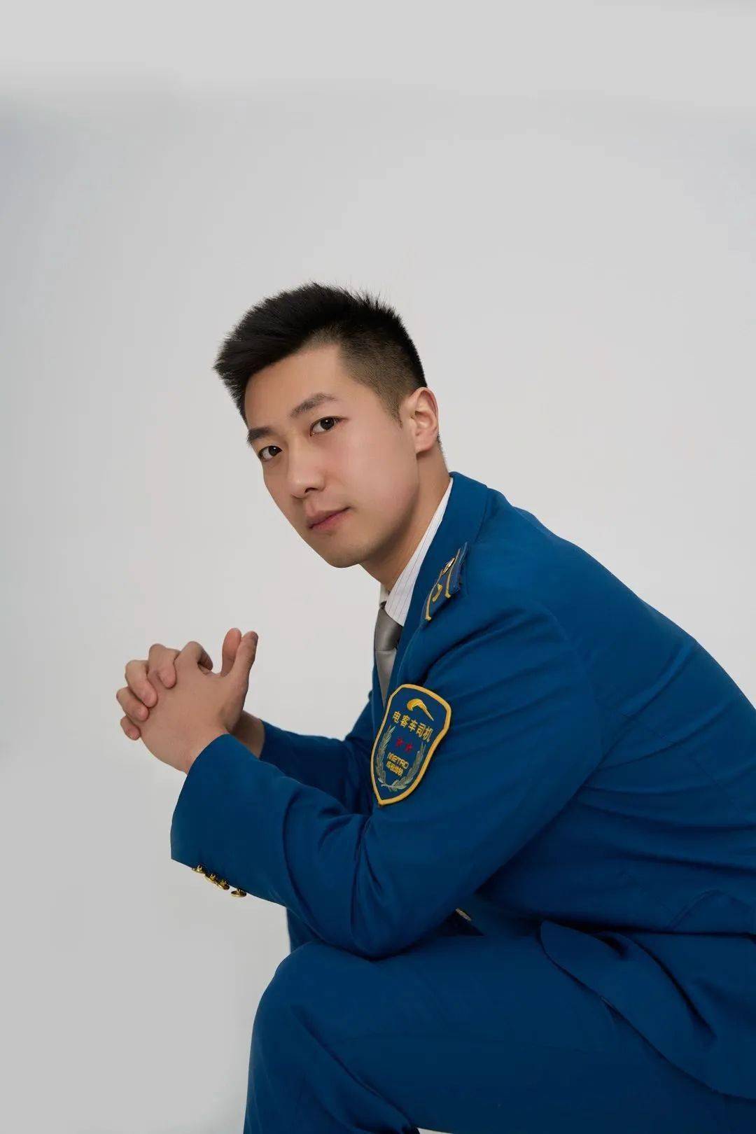 在成都地铁,三分钟就能爱上五个帅哥?_乘客_服务_姐姐