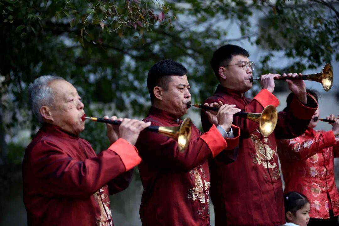 19日上午,前往下陆区王寿村,拍摄王寿牌子锣,感受非遗文化的魅力!