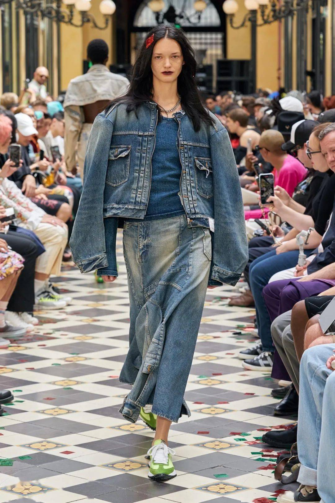 2023y/ project :spring 2023 menswear本次秀场单品特色是:拼接牛仔