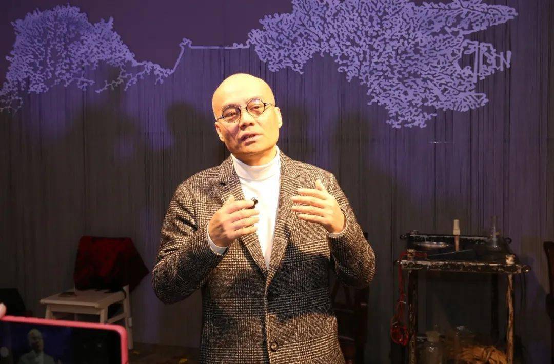 该剧的导演与编剧王炳燃在接受采访时说:"这是一