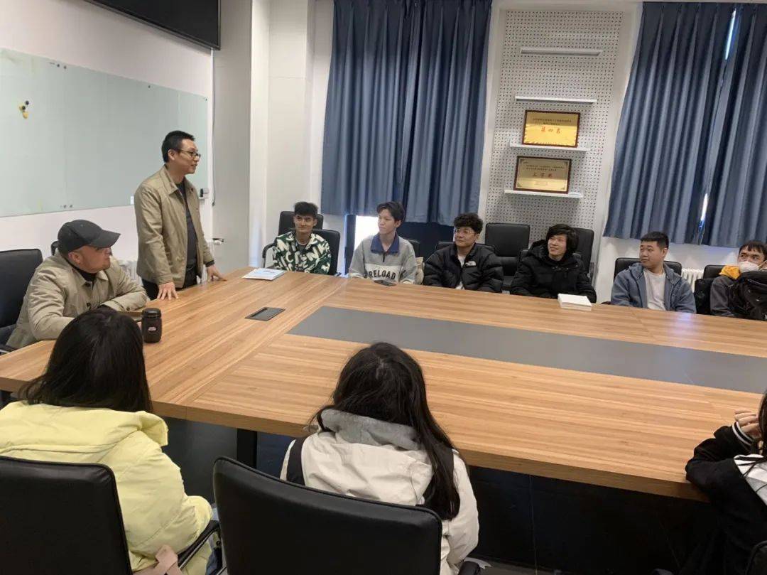 新闻丨万里聚人文，新春启新程——记预科新疆班主题班会暨师生座谈会_陈书记_艾克热木_学期