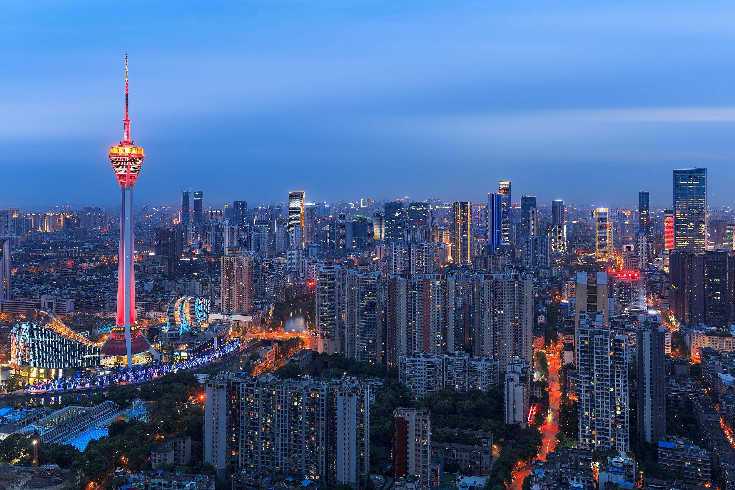 未来五年是全面贯彻党的二十大精神,建设社会主义现代化成都的关键