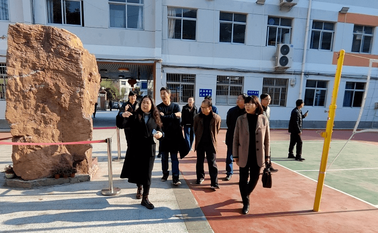 会前,与会人员走访了磐安县双峰小学,仁川小学和新城中学.