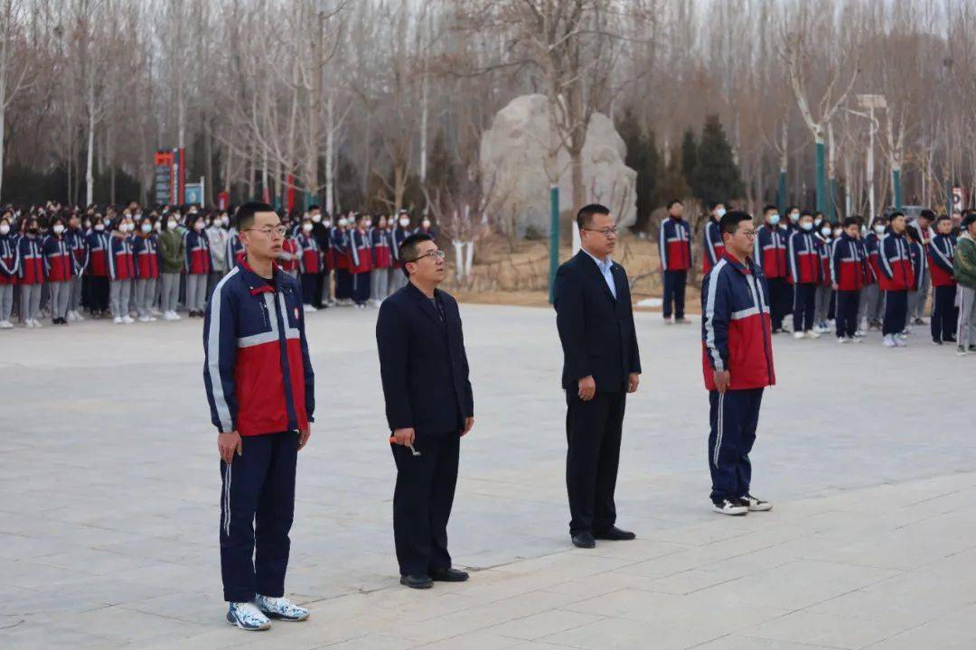 挺膺担当 追光而行——中卫市职业技术学校举行春季学期第二周升旗