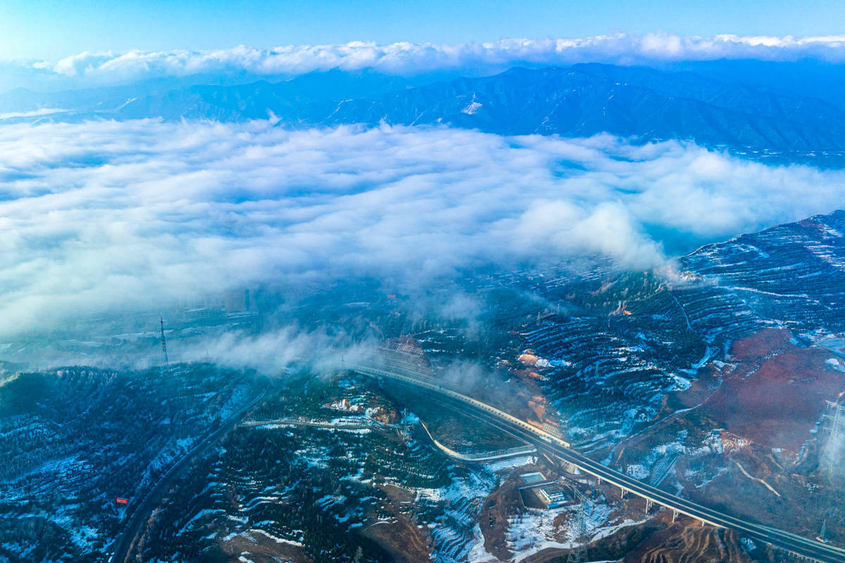 组图:宁夏泾源:白云浮动山水间_城市_新闻网_仙境