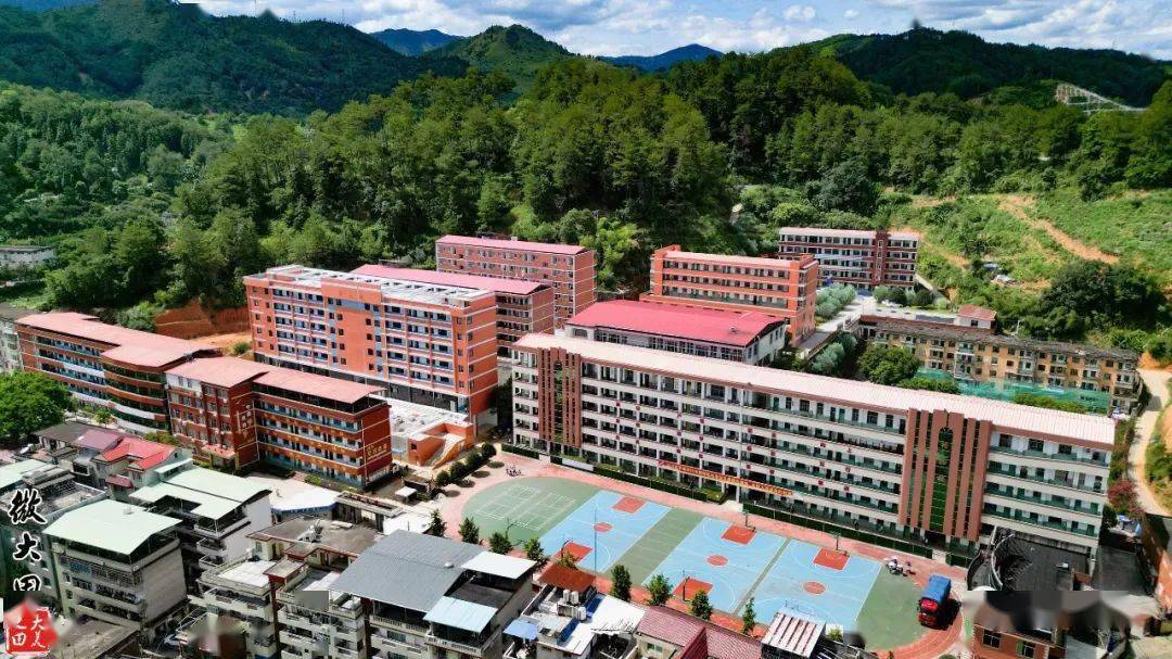 上海市香山中学——大田县第五中学●上海外国语大学附属浦东外国语