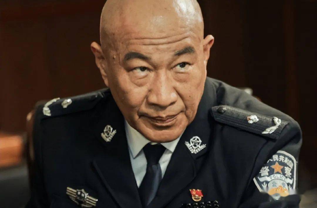 9位真警察出身的明星,大陆4位,中国香港5位,其中还有一位警花_张家辉