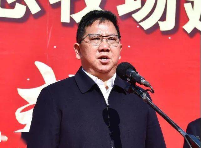 中共南涧县委副书记,县长施文妍致辞.