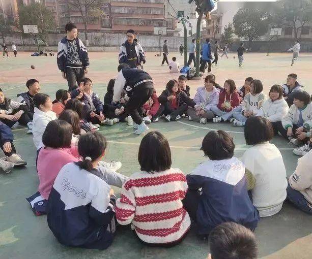 向阳生长,快乐少年——衡东县第二中学开展初三学生心理团辅活动_游戏