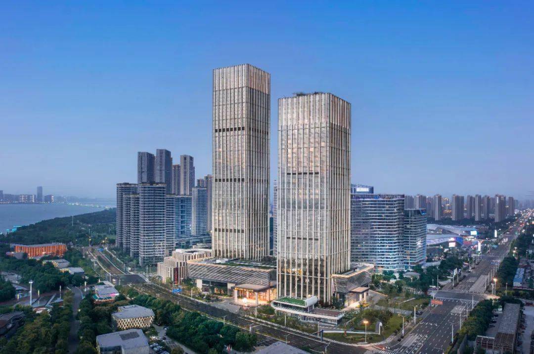 苏州湾恒力大酒店,隶属于恒力集团,酒店位于苏州太湖新城核心区,优雅