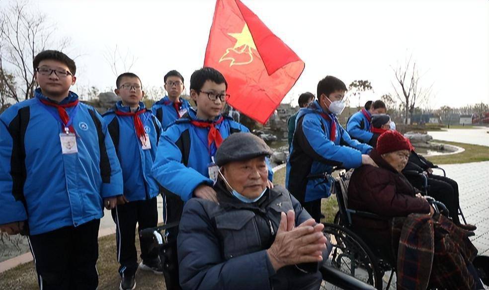 马鞍山和县第三中学举行"志愿服务基地"挂牌仪式暨"学习雷锋周"主题