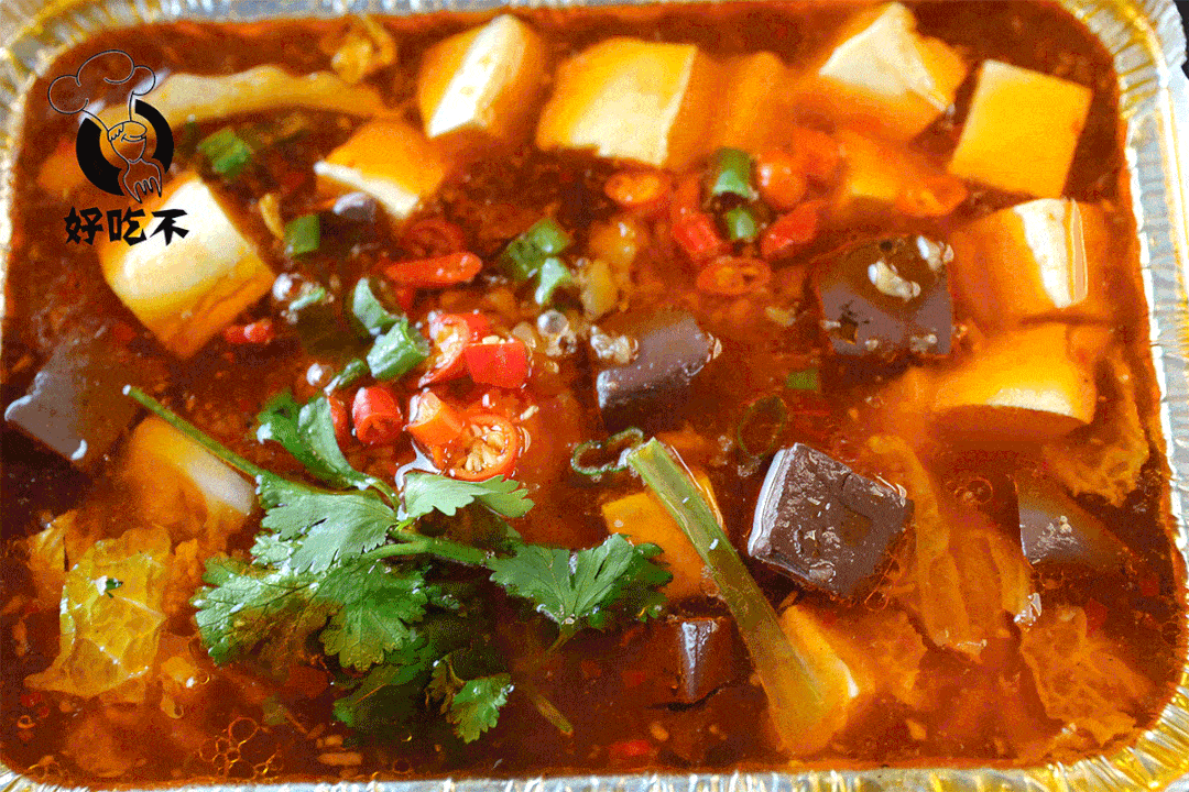 干锅猪蹄,辣炒海瓜子,明太鱼子,干煸牛肥肠,香辣月牙骨,麻辣大虾,香辣