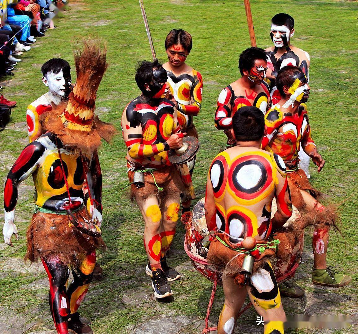 以火为尊 神秘的云南彝族阿细人祭火仪式