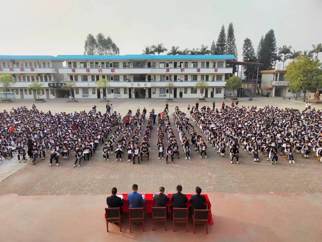 法制宣传进校园,警校携手保平安丨柏塘中学开展2023年春季学期法治