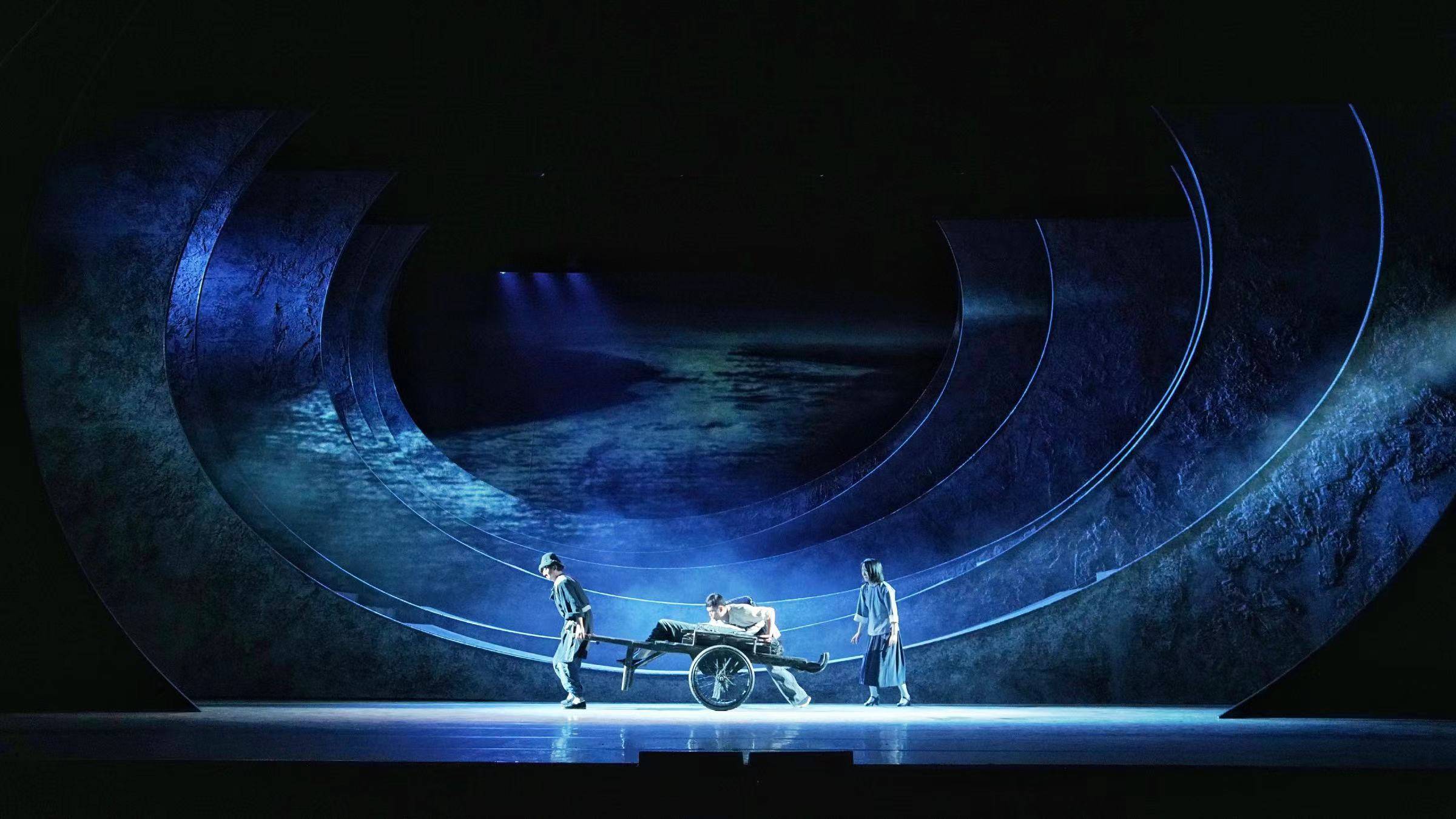 在话剧舞台上回望"八七会议"曾掀起的《狂澜》