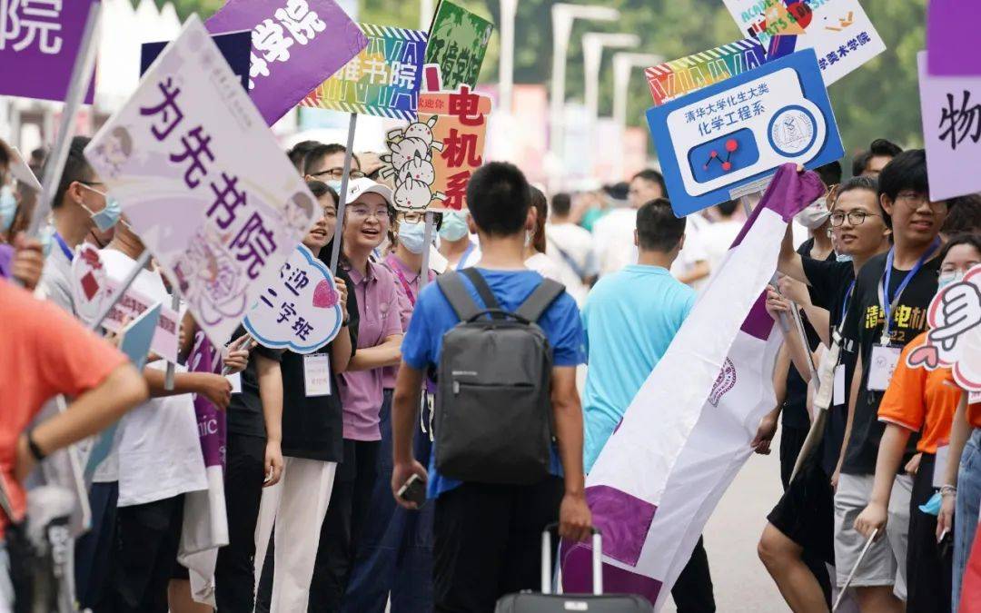 4年大学赚100万，不宜成为追捧“榜样”_创业_王先生_规划