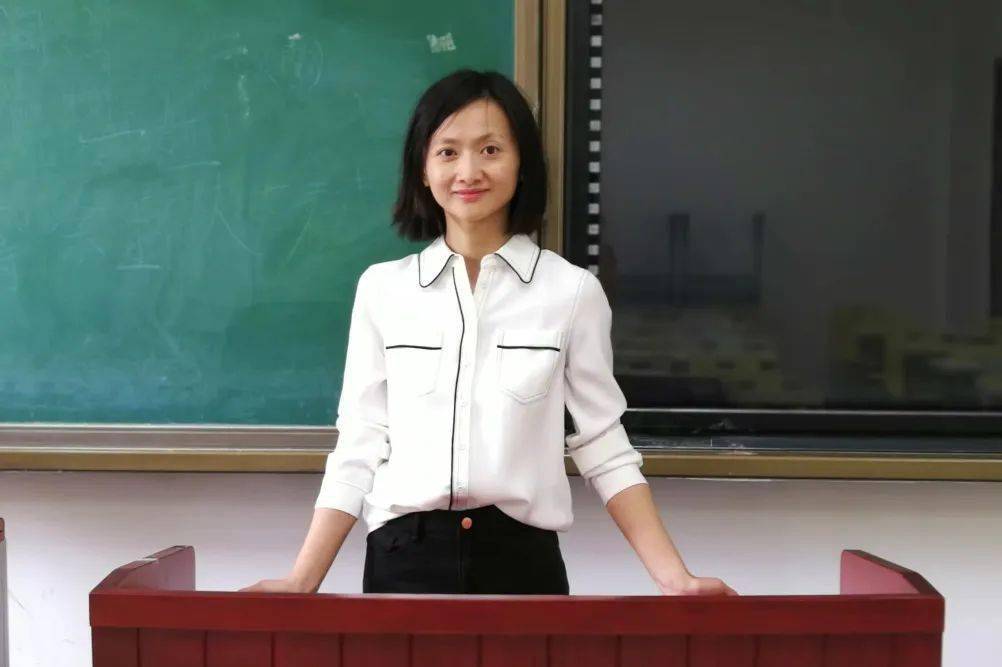 获得者陈洪芳北京市高等学校青年教学名师奖获得者刘赵淼北京市高等