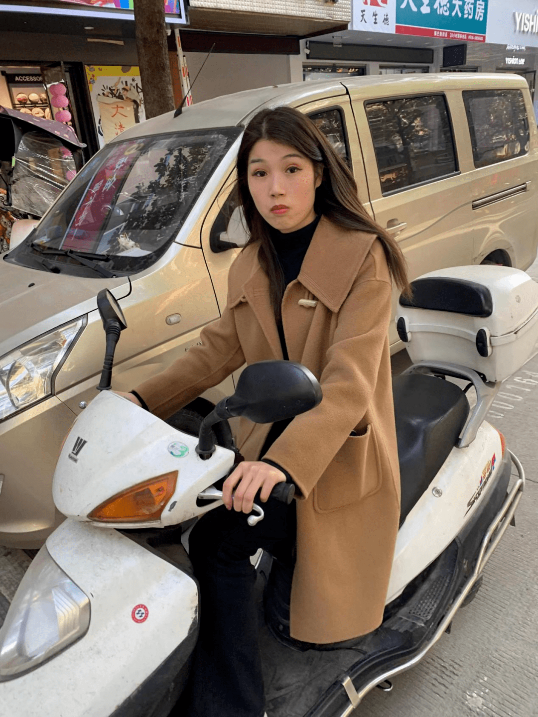 "头"等大事别侥幸 不戴头盔大曝光_交通_刘雅倩_方法