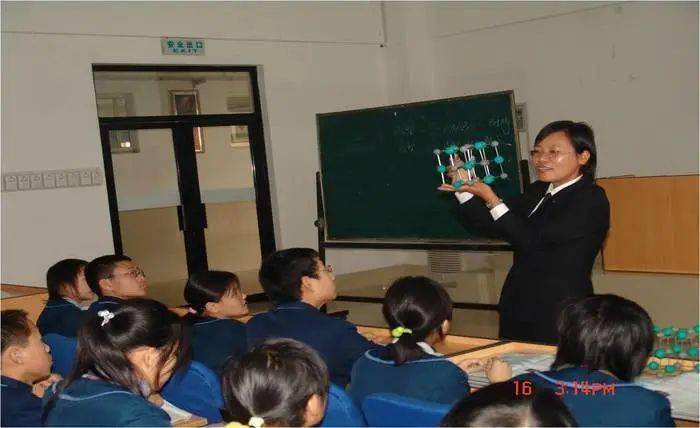 央媒点赞章丘好老师!_明玲_孟令泉_孩子