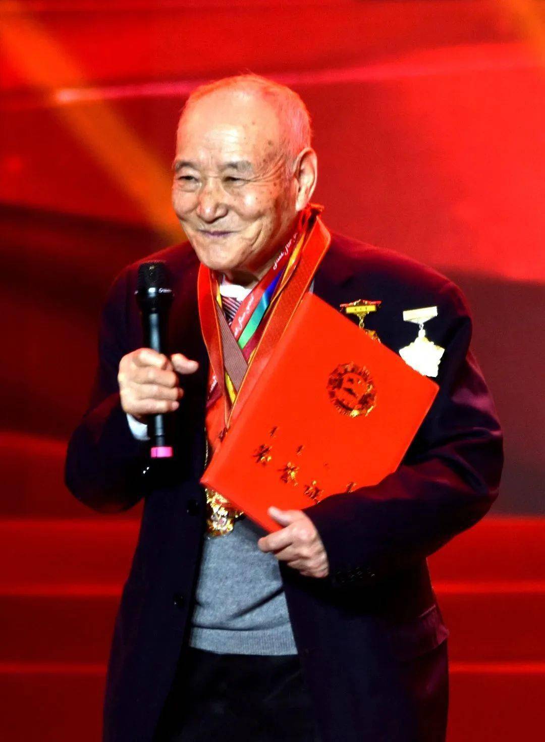 青山区一机一中学生李锦春 赵国庆 秦高