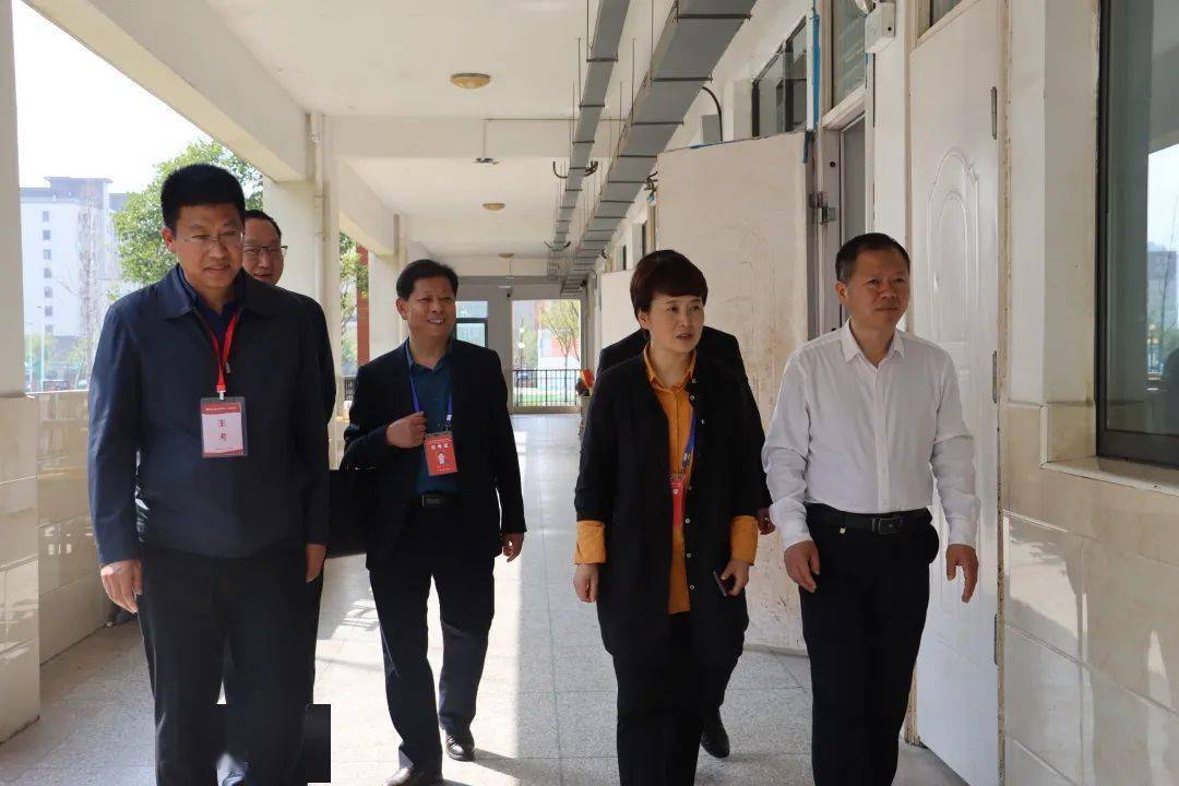 市委教育工委书记,市教育局局长齐明砾到阜阳十一中调研_工作_办学