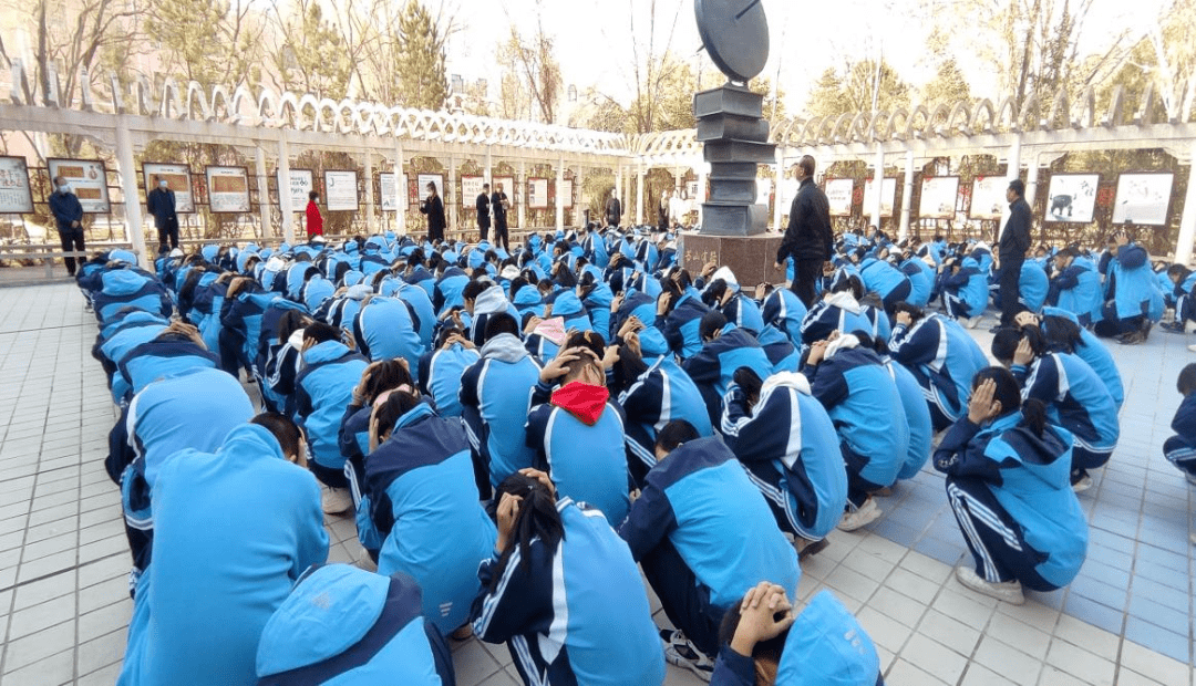 金塔县第四中学:开展防震减灾演练 共筑平安和谐校园_师生_应急_进行