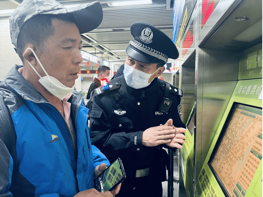 地铁里的"平安管家"吴长安:"选择当警察,就要敢于直面危险的人生"