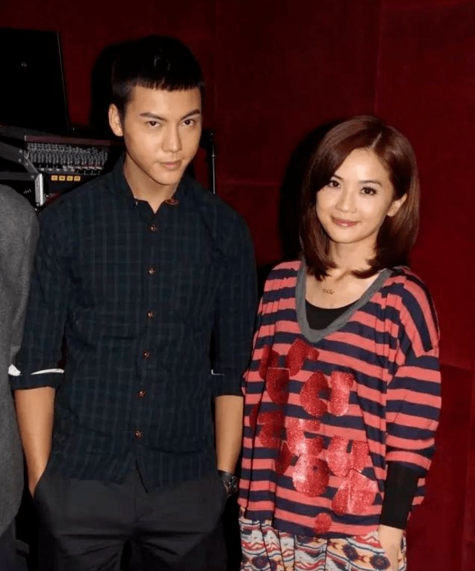 陈伟霆阿sa同框,男方临阵脱逃,女方尴尬撞衫_张学友_梁朝伟_成龙