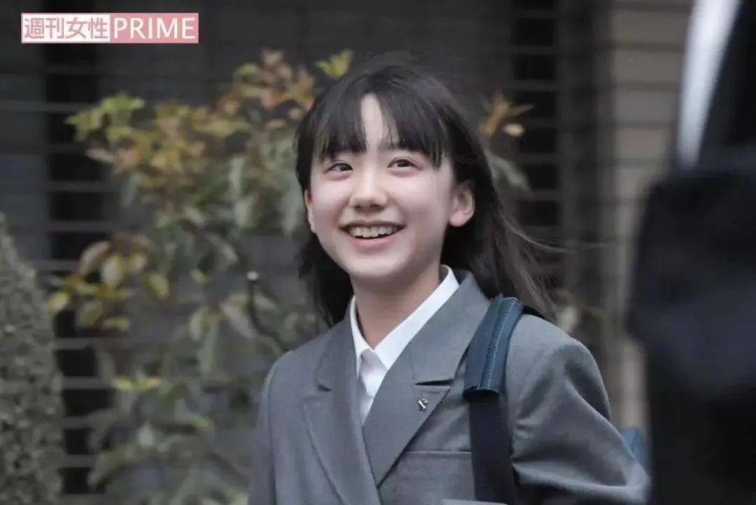 日本"国民女儿"芦田爱菜保送庆应大学_成绩_高中_时候