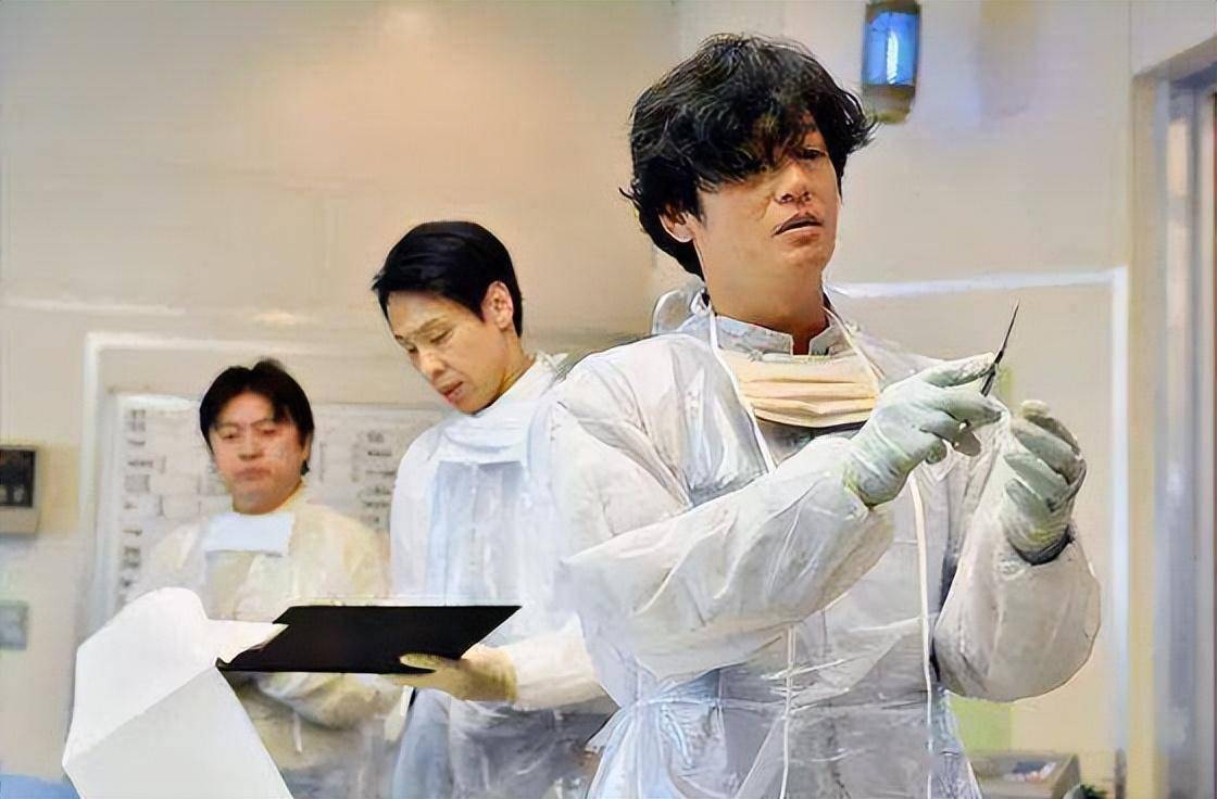 日本法医西尾元:解剖过3000多具尸体后悲叹:这个国家一定是病了