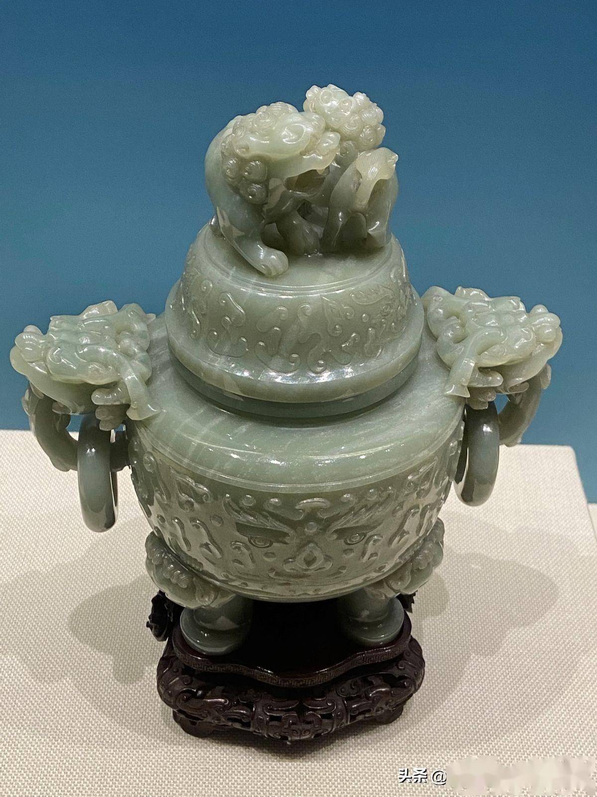 沈阳故宫:仿古玉香炉,让人爱不释手_青玉_乾隆_玉质