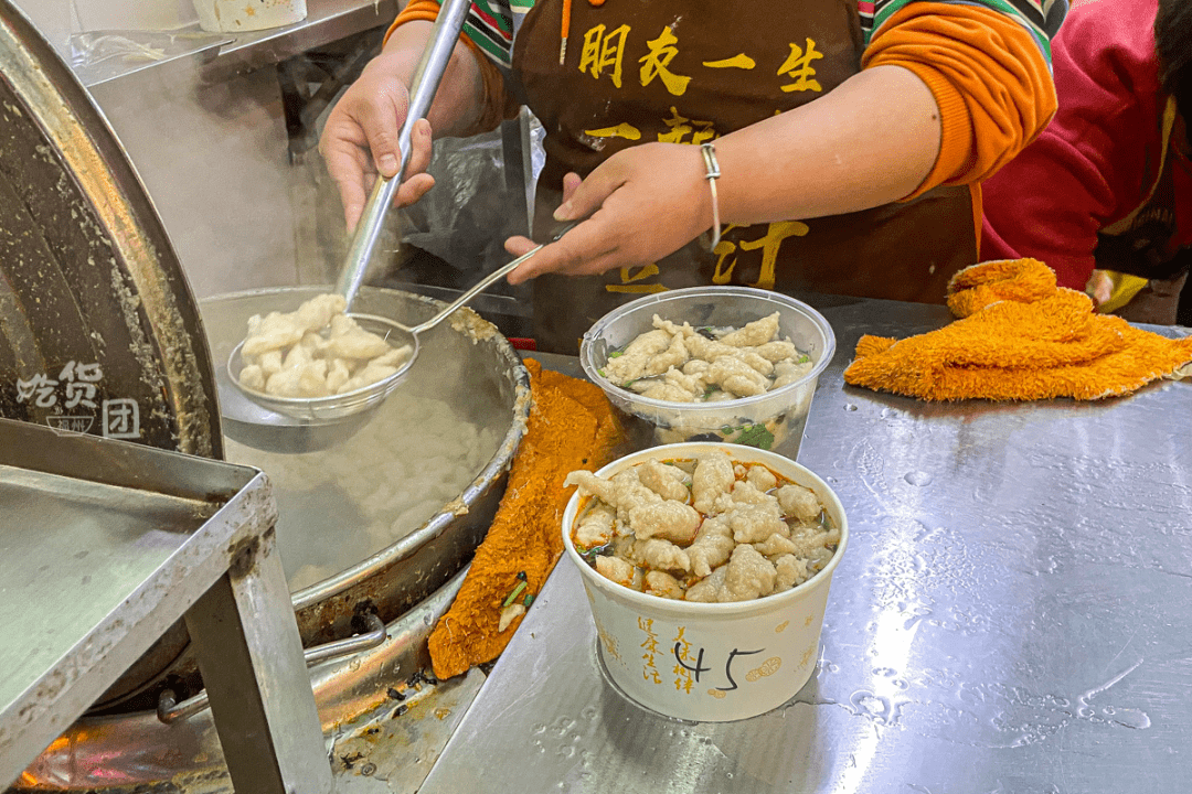 从摆摊到开店13年!这碗福鼎肉片有够顶的!_阿兰_小吃_花生酱