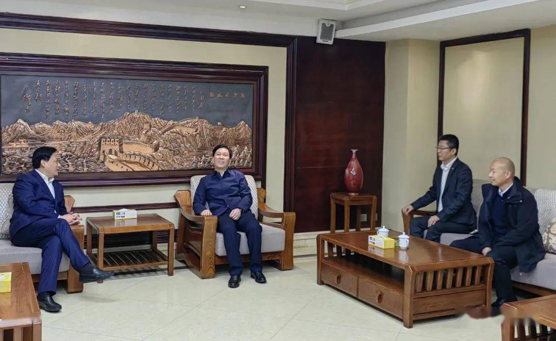 郑粮(青岛)港务有限公司董事长戴士玮,河南中铁物流服务有限公司总