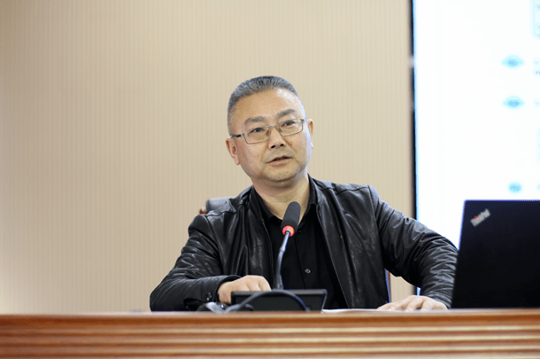 市教育科研究所英语研究员,遂宁市外语专委会理事杨宇在总结讲话中