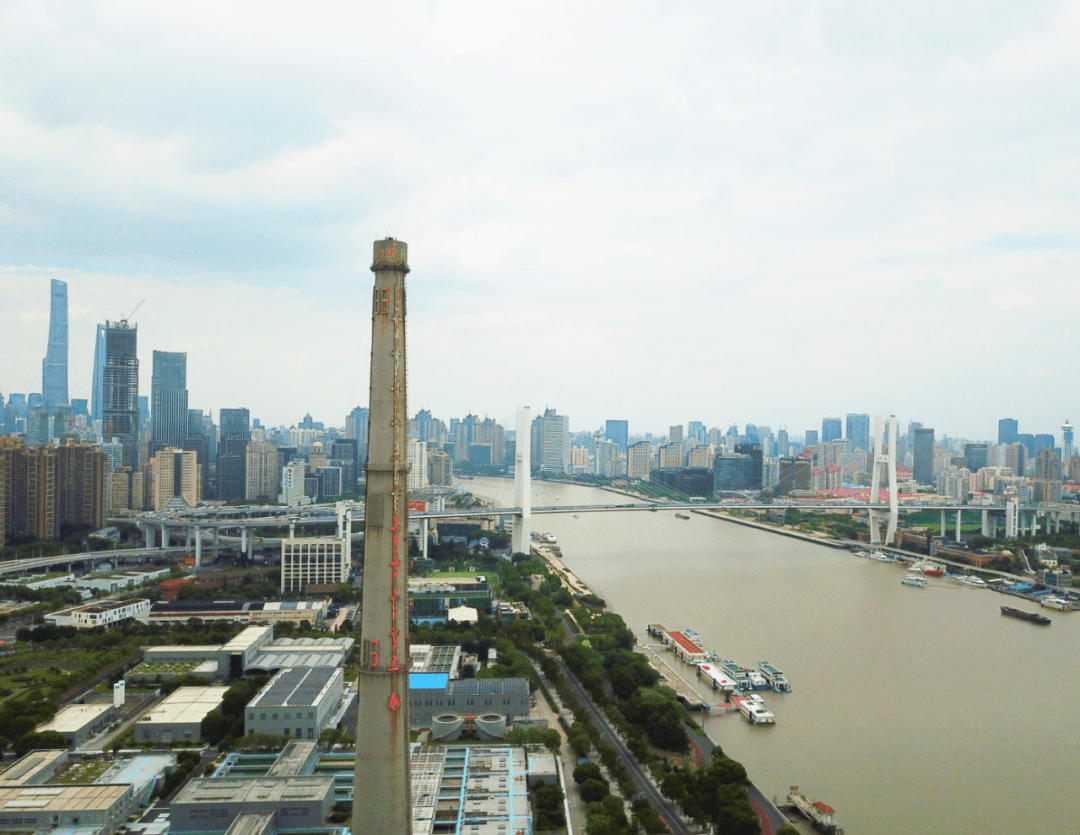 说到这支巨型温度计的成名要把我们的记忆拉回2010年的上海世博会